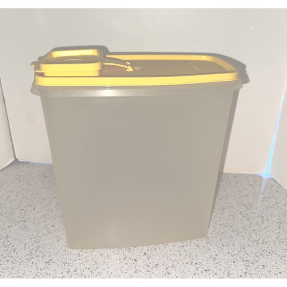 Tupperware Other - Tupperware Modular Mates Super Cereal Storer Keeper 20 Cup/4.8L Yellow Seal